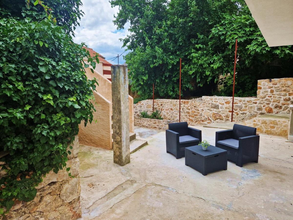 Kuca Za Odmor Dobrila Hotel Jelsa  Kültér fotó