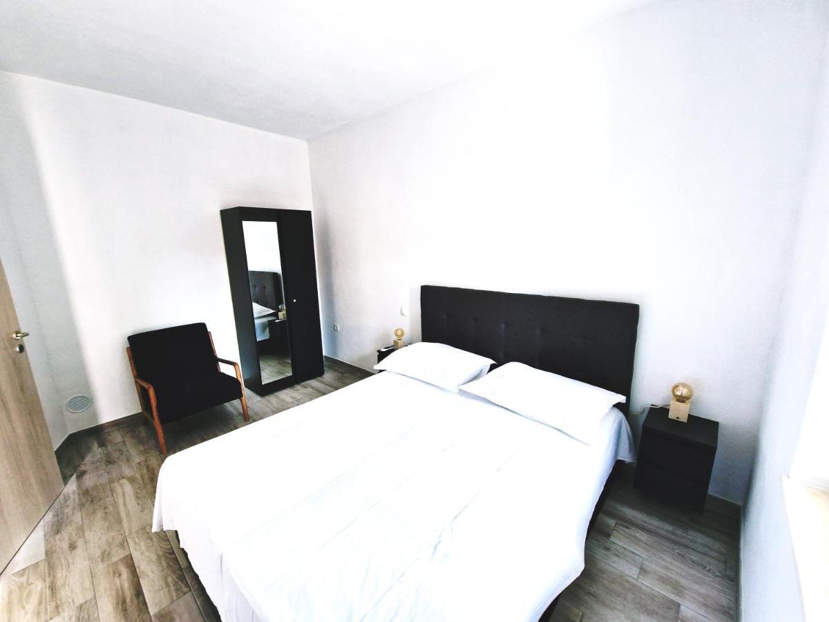 Kuca Za Odmor Dobrila Hotel Jelsa  Kültér fotó