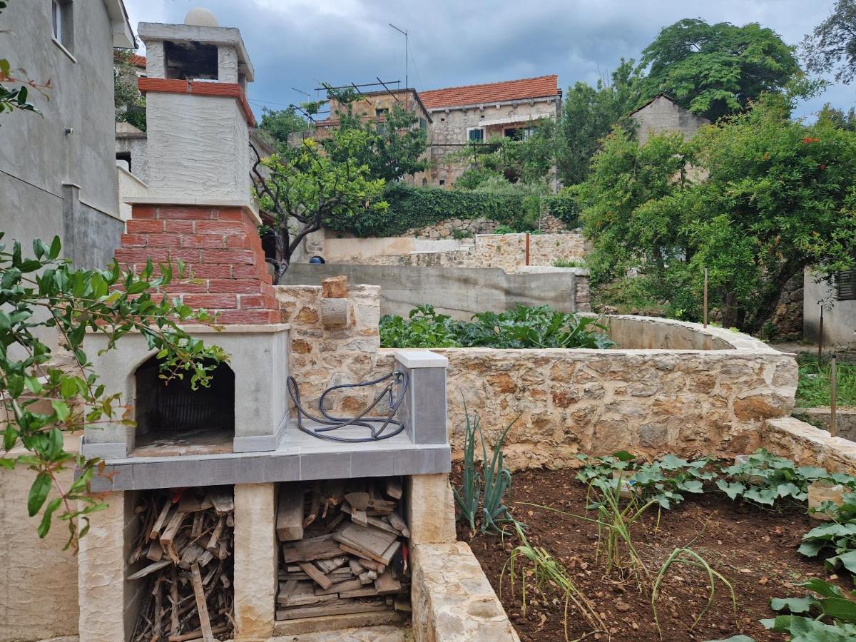 Kuca Za Odmor Dobrila Hotel Jelsa  Kültér fotó