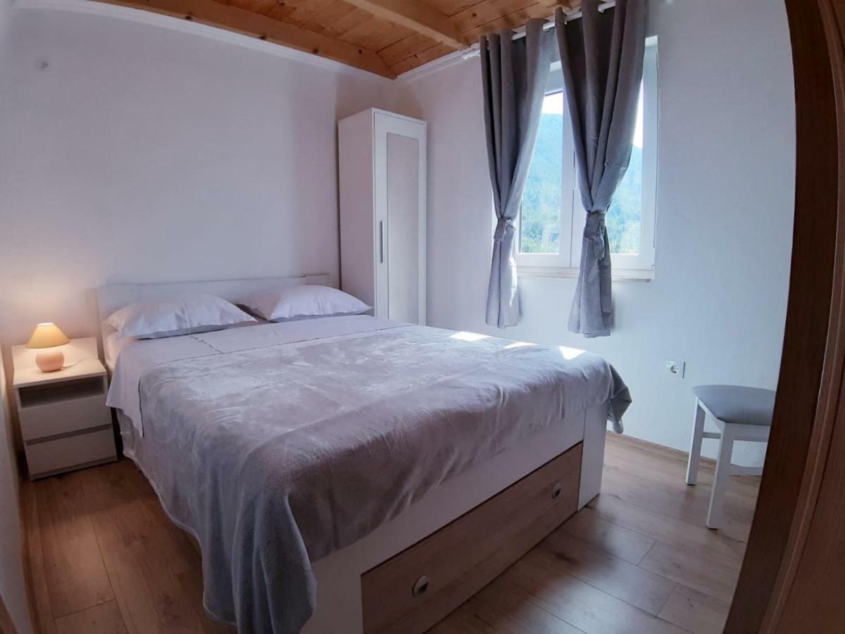 Kuca Za Odmor Dobrila Hotel Jelsa  Kültér fotó