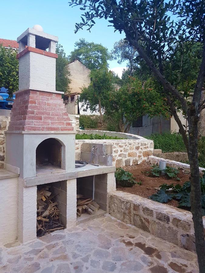 Kuca Za Odmor Dobrila Hotel Jelsa  Kültér fotó